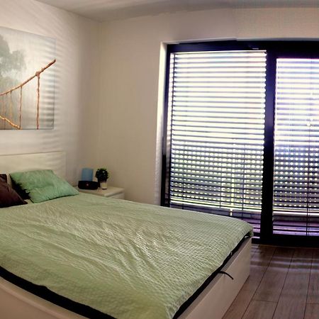 New 1 Bdr, W/Private Parking Daire Bratislava Dış mekan fotoğraf